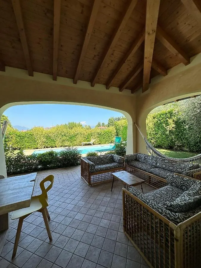 Villa Oliva contacts