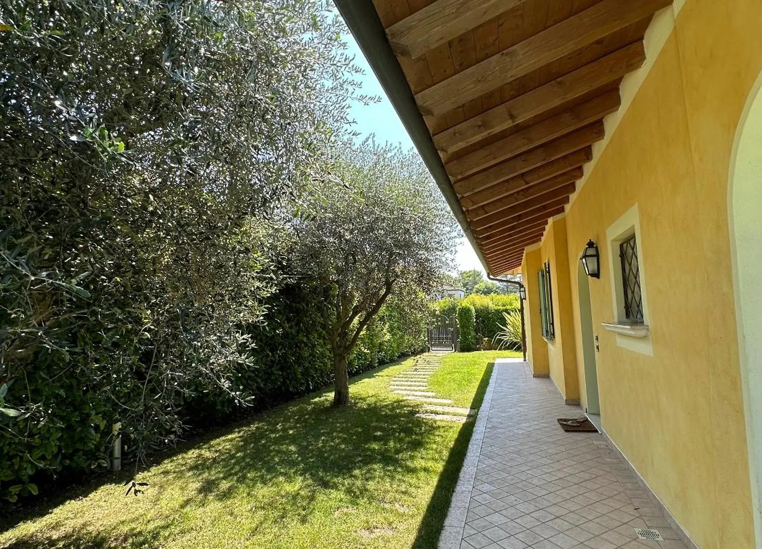Villa Oliva Manerba del Garda 0*,  Italy